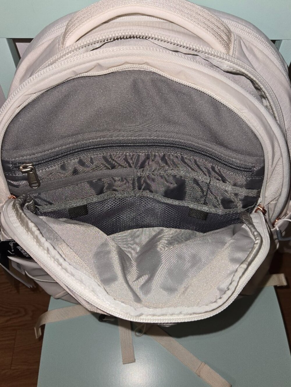 The North Face Women’s Borealis Luxe Backpack - Picture 10 of 10